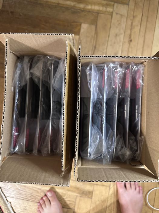 Аксесуари до айфона та телефона компанії Apple