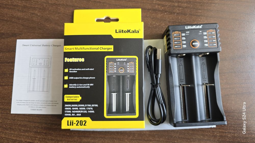 Універсальний зарядний пристрій  LiitoKala Lii-202 для 18650,