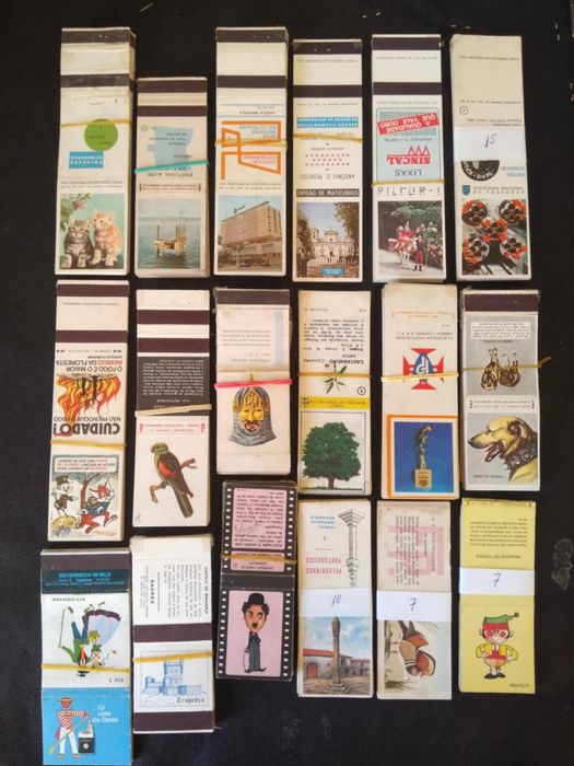 Lotes de 636 Carteiras e Caixas de Fósforos.