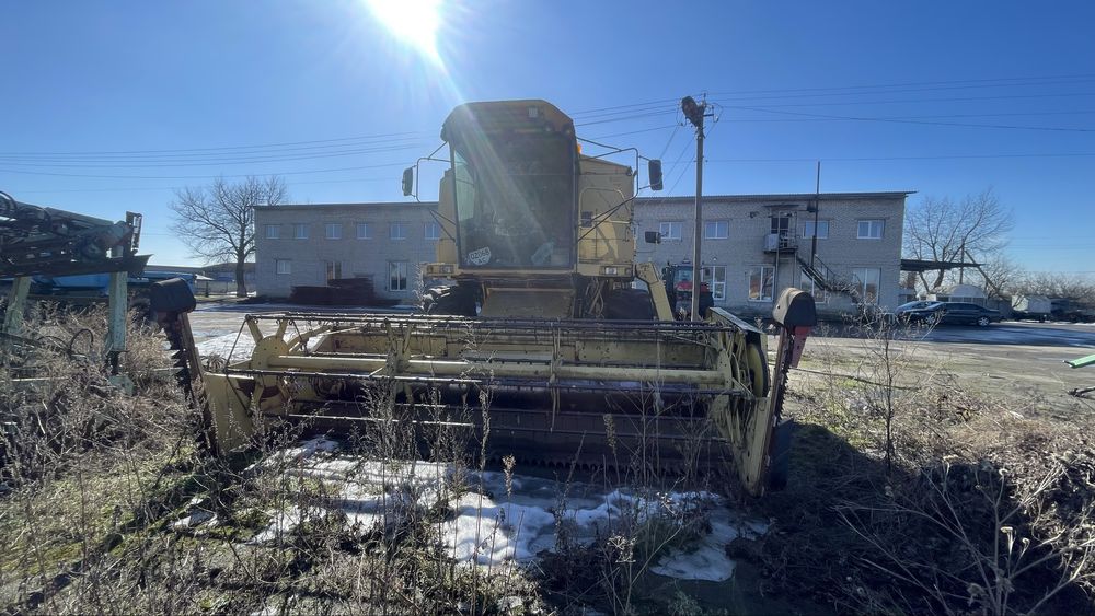 Продам Комбайн New Holland TF-44