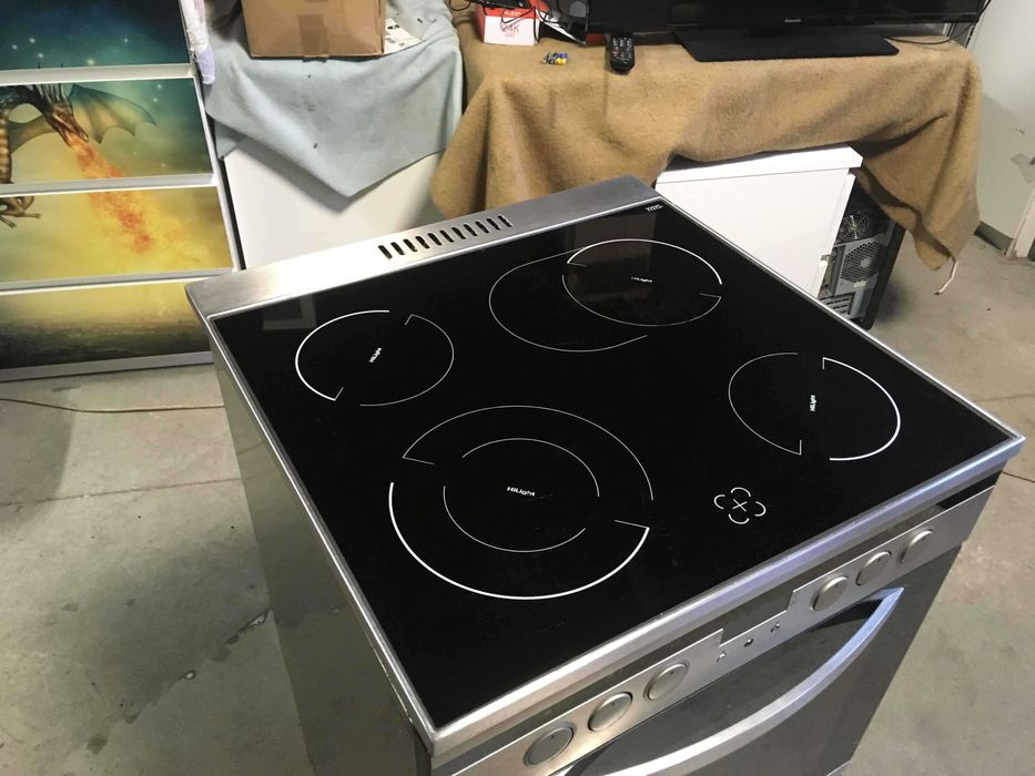 Kuchenka elektryczna Amica srebrna