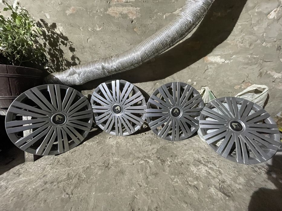 Продаю диски з резиною і ковпаками 205/55/r16