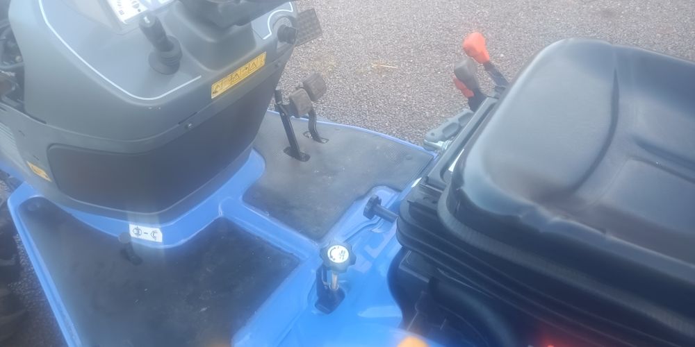 Kosiarka traktorek ogrodniczy iseki txg237 4x4 diesel podnośnik