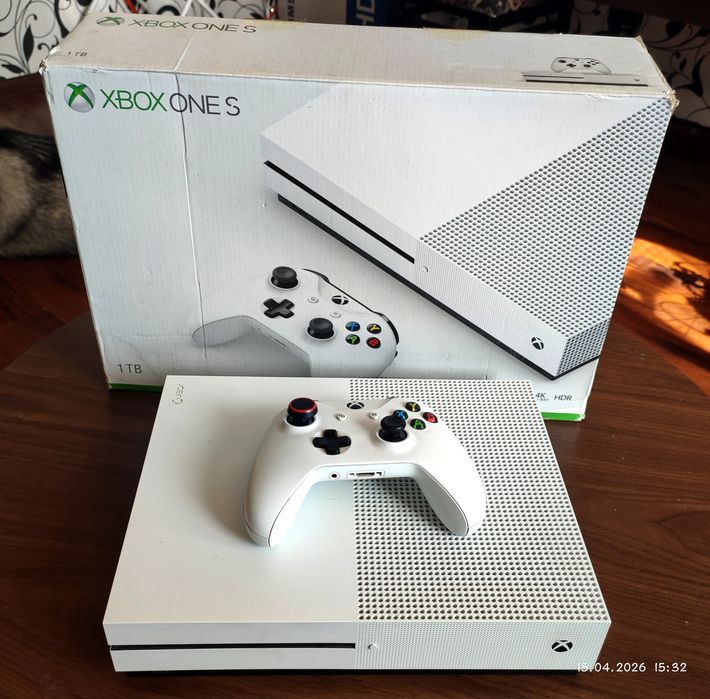Xbox One series S 1tb  4K полный комплект  +диск