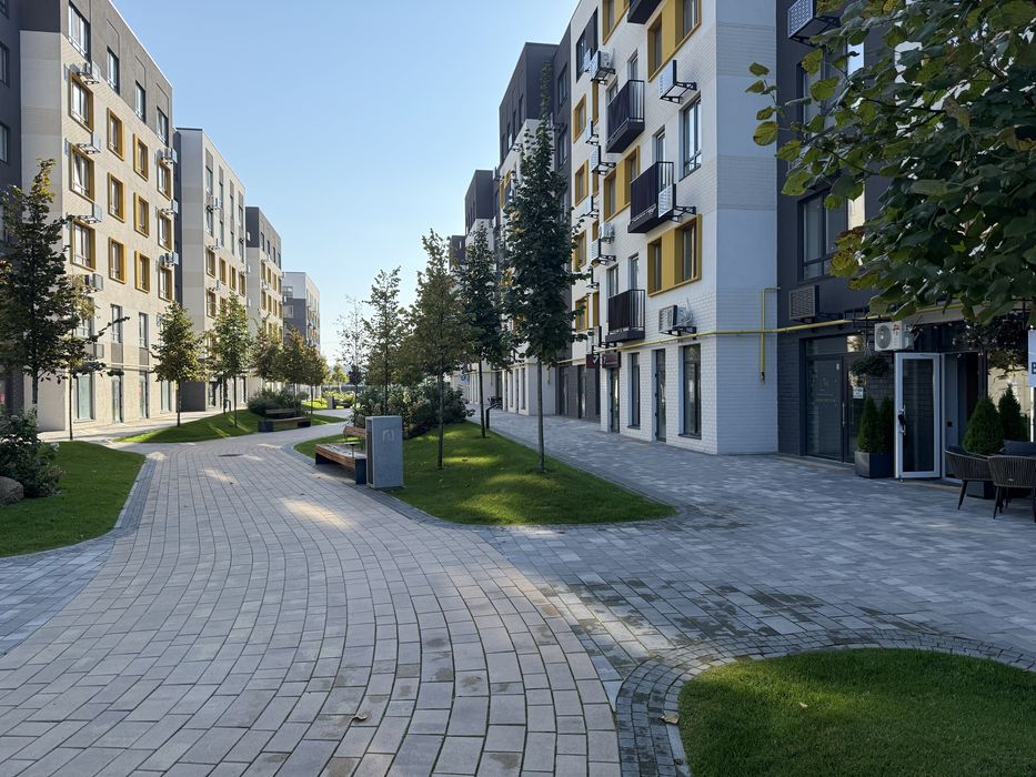 Склад, фасадне комерційне приміщення, 40 метрів, ЖК Молодість