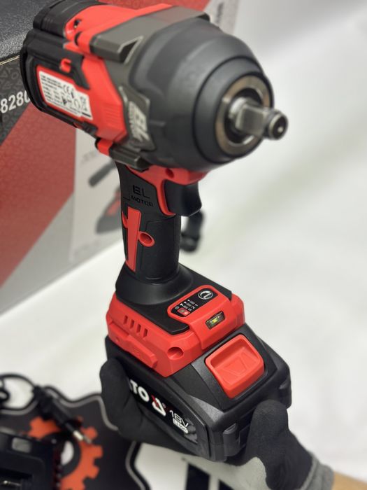 Ударний акумуляторний гайковерт 18В, YATO YT-828071