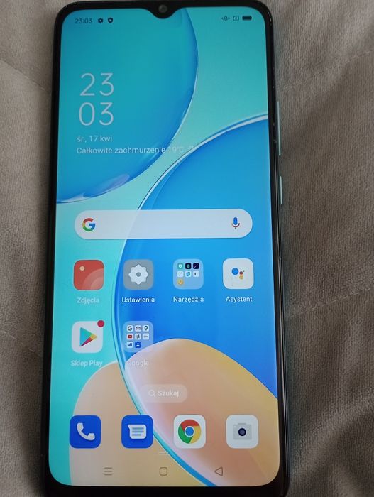 Smartfon /  Oppo a15s 4/64 GB  sprawny jedyna wada