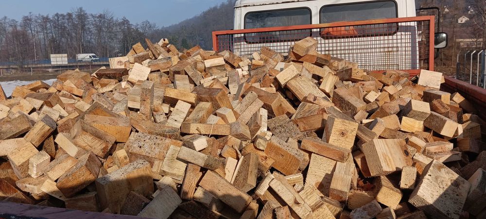 drewno dąb, buk suchy opał piec koza kominek, z transportem