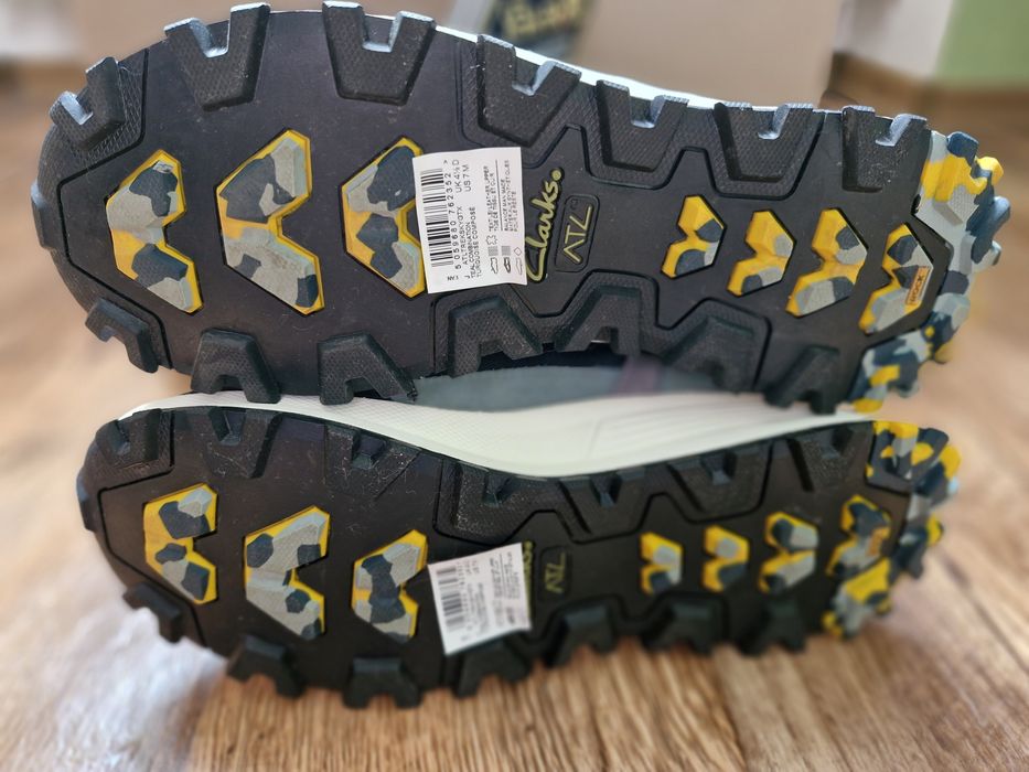 Ботинки кросівки взуття Clarks