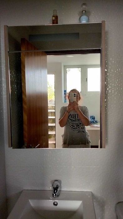 Movel para wc de arrumos