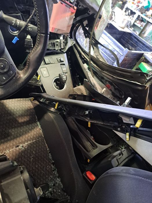 Toyota Auris II HÍBRIDO 1.8 Gasolina 2015/16/17/18/19/20/21/22/23/24PE