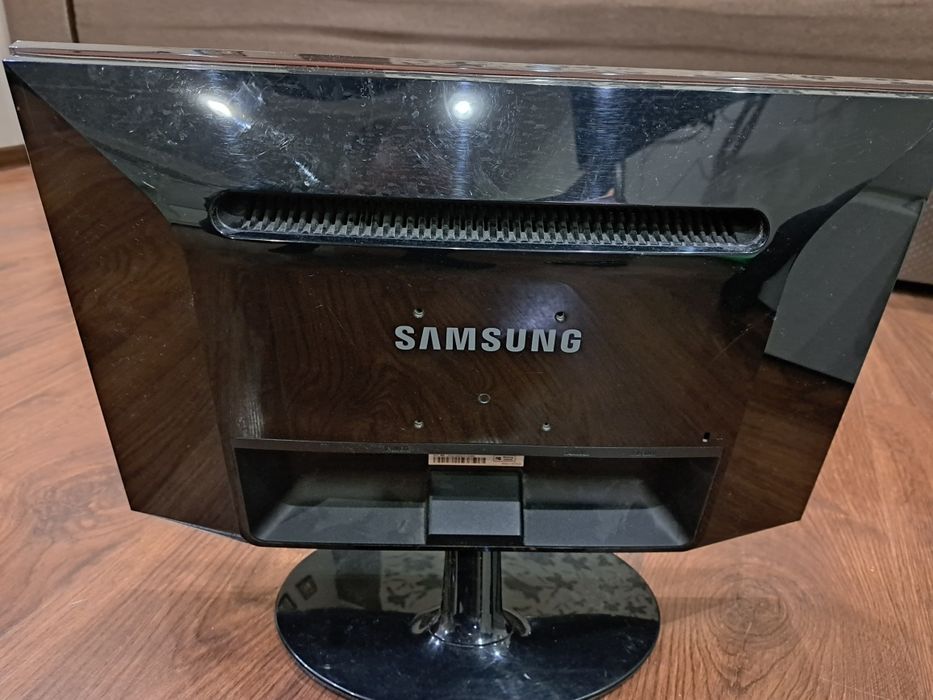 Монітор samsung p2050