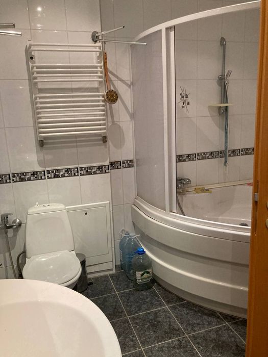 Продаж 4-к квартири вул.Набережна