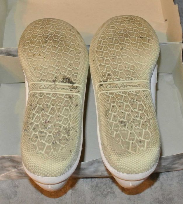 Mokasyny damskie marki Rieker w kolorze białym