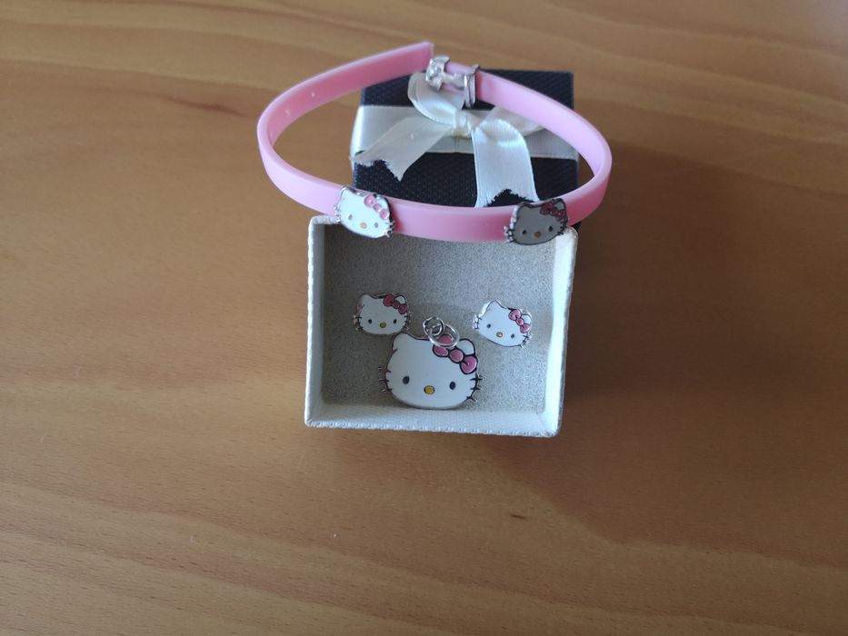 Conjunto de brincos + pendente + pulseira em prata da Hello kitty