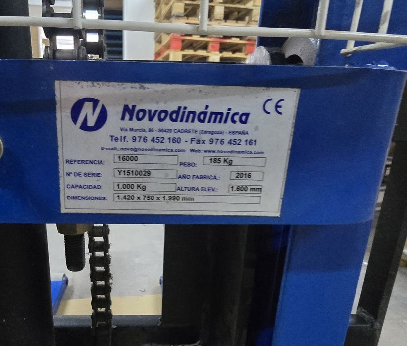 Stacker manual (usado).