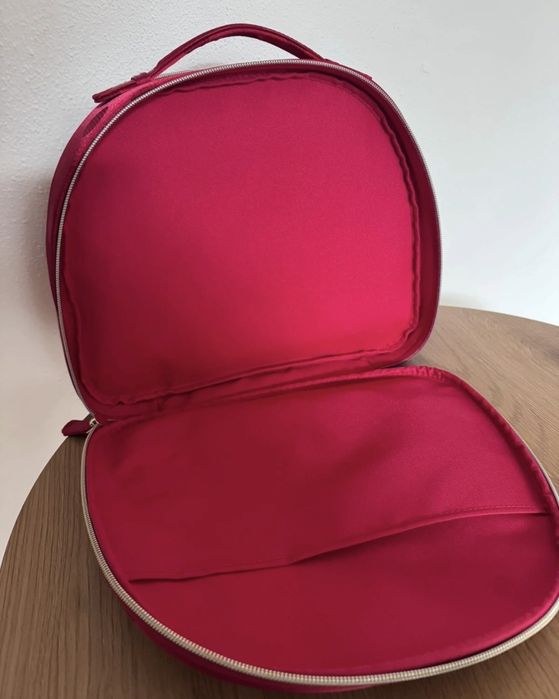 Kosmetyczka Estée Lauder torba podróżna

Kosmetyczka Estée Lauder