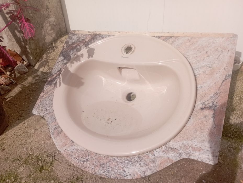 Lavatório com marmore
