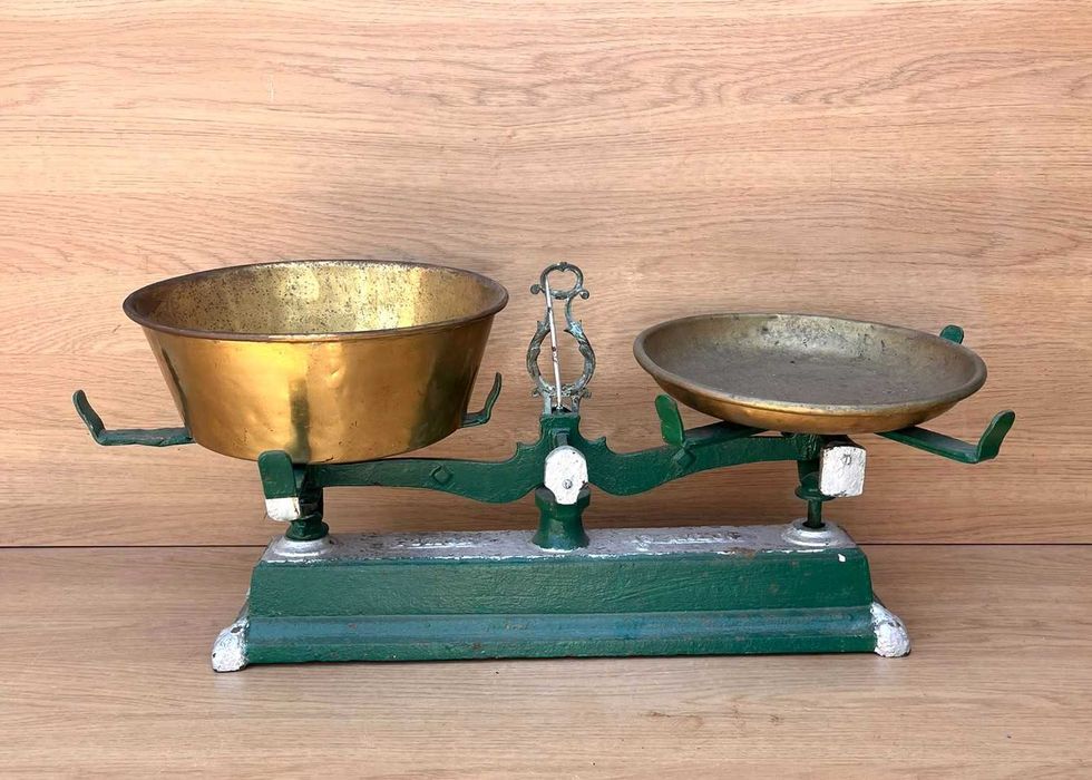 Balança de mesa antiga