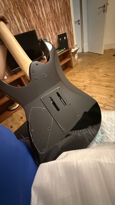 Guitarra eletrica 6 cordas Modelo: ibanez GRG320FA-TKS (Nova / Na Caixa)