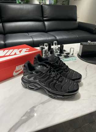 Nike_Air_Max_TN_Plus_Black R.40