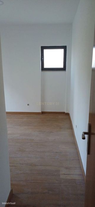 Apartamento T4 para Arrendamento – Bairro do Liceu, Setúbal Totalmente