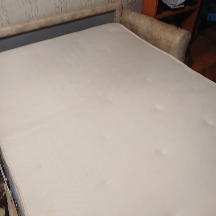 Раскладной диван, новая оббивка