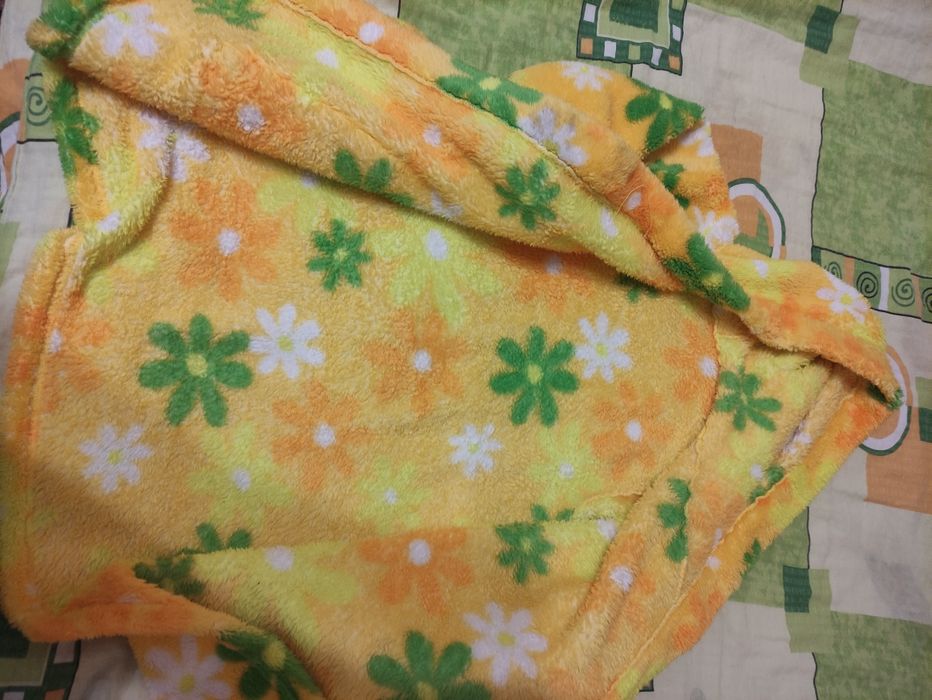 Халат махровий для дівчинки