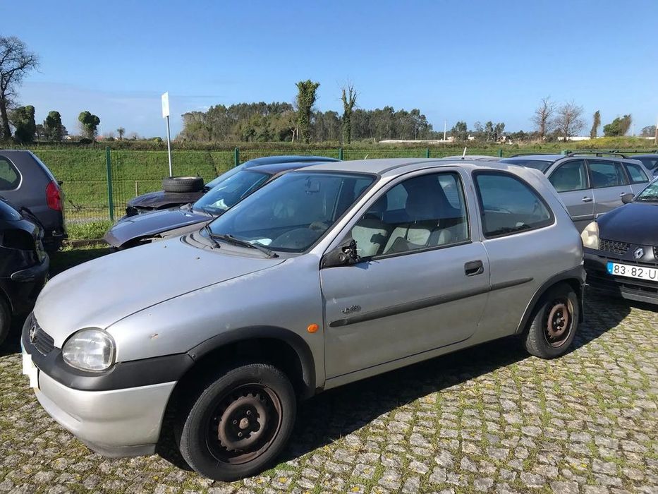 Opel Corsa B 1.2 16V 3P 1998 - Para Peças