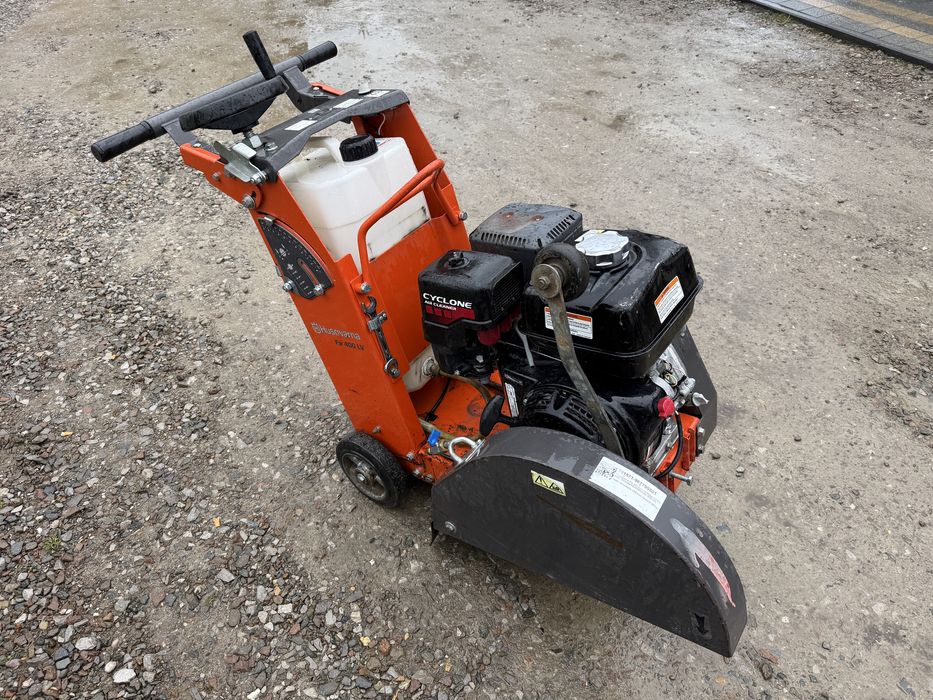 Piła do cięcia asfaltu Husqvarna FS 400 LV