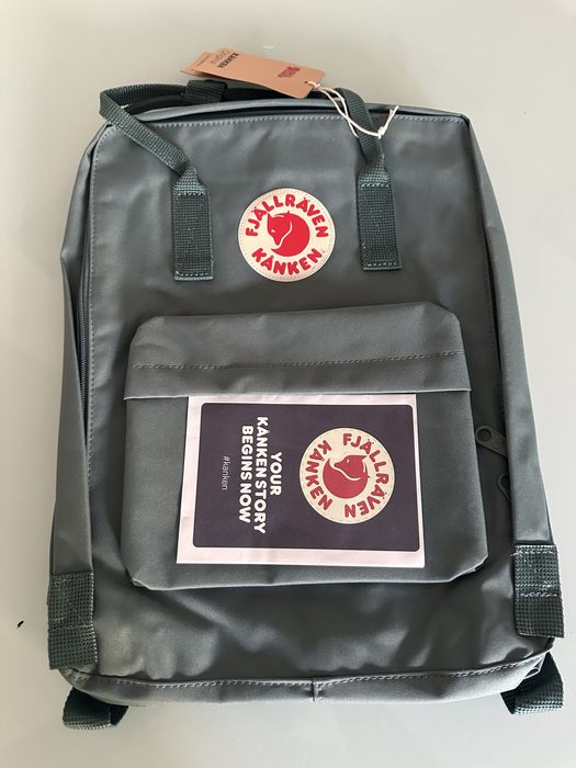 Mochila Kanken Fjallraven verde cinza