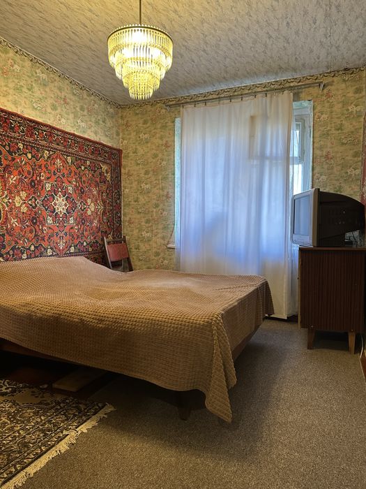 Продам простору 3-кімнатну квартиру в Розсошенцях