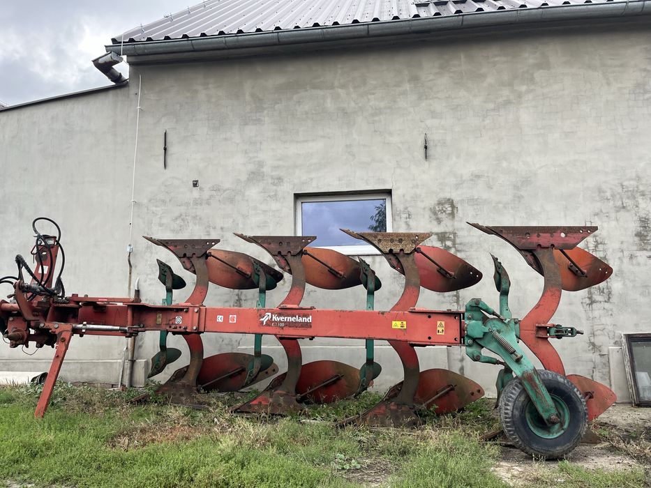 Plug kverneland  f 160 lemken