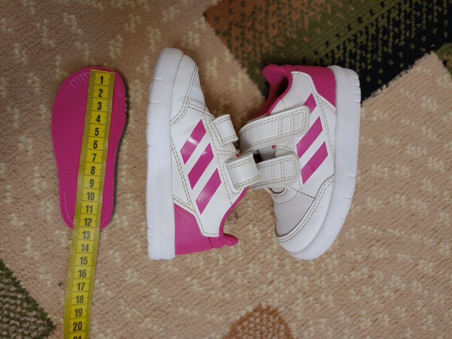 Кросівки Adidas для дівчинки