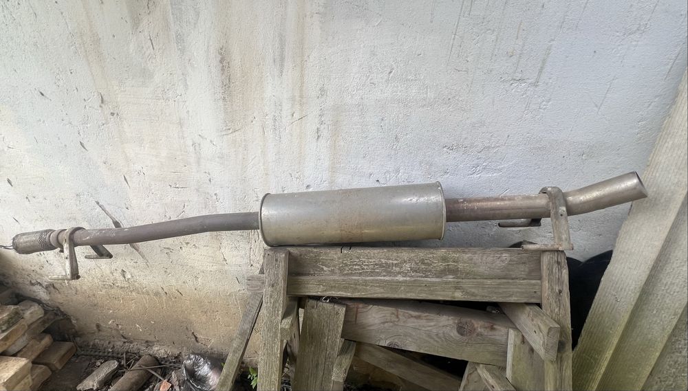 Вихлопна  мерседес