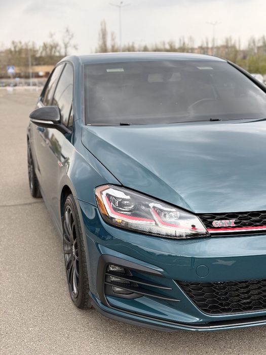 Volkswagen Golf GTI