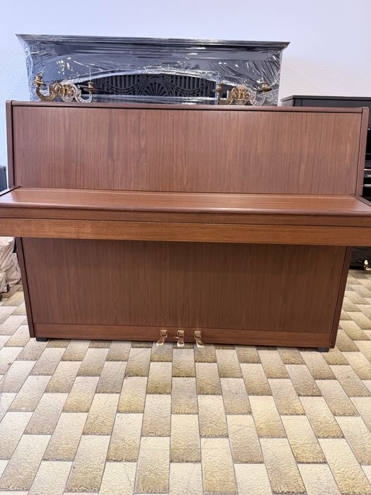 Piano Hohner H109