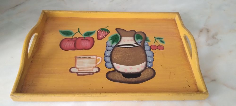 Trays - Various444289237648691200