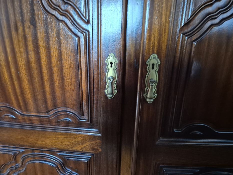 Roupeiro três portas