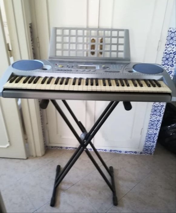Orgão Yamaha PSR-273