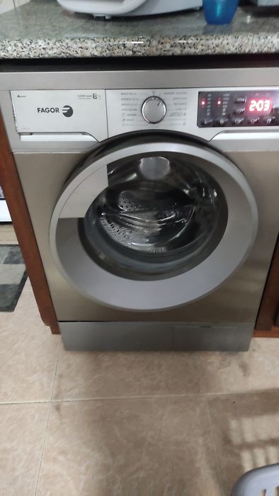 Maquina de lavar roupa