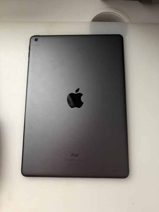 Ipad 8 generacji 128GB