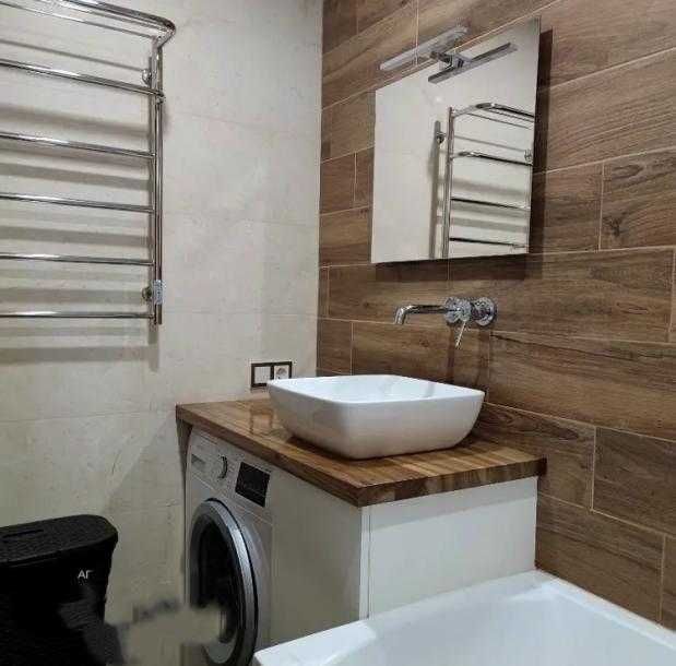 Продам 4к.кв. 100м2 Павлове Поле пр.Науки біля входу в метро 23 Серпня