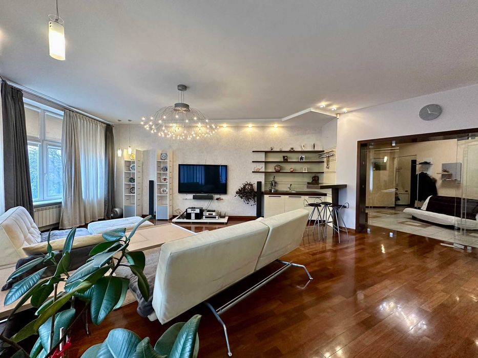 В продаже квартира 308 м² с террасой в Аркадии, ЖК Кошкин дом