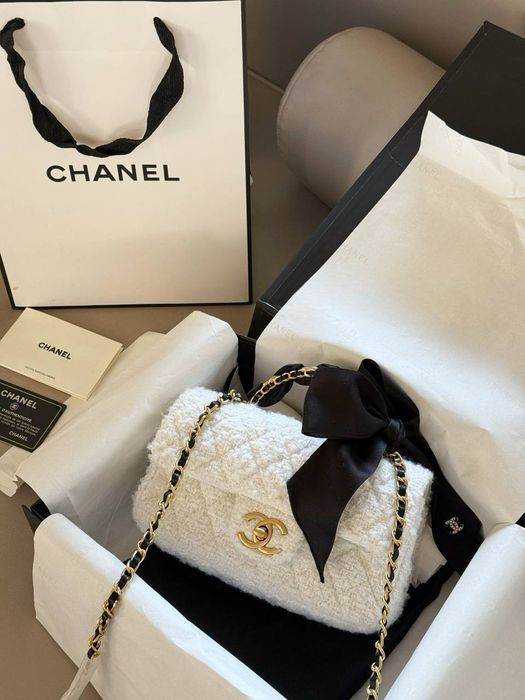 Chanel Classic Flap Bag Tweed with Gold-Tone Metal , жіноча сумочка