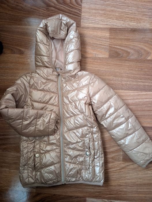 Куртка весняна на дівчинку 5-6  років