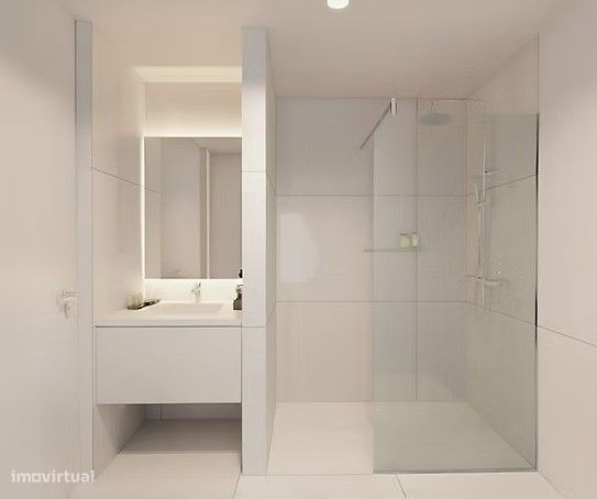 Apartamento T0 com garagem, ar condicionado e elevador
