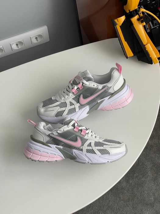 Кросівки Жіночі Nike V2K Runtekk White Grey Pink 36-41 Топ якість