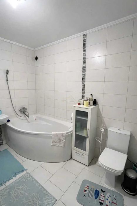 Продаж квартири мансарда в центрі міста по вулиці Мельника. Програми!!!