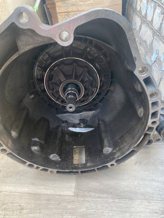 Продам коробку на БМВ Е60